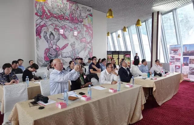 �Ϻ��н���Э��᳤�ƽ�֮���ֽ���