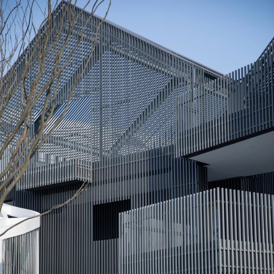 ��ɫ������ȷ���洦�óͷ�